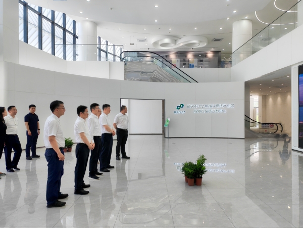 武漢市垃圾分類(lèi)挑戰賽暨“美麗武漢城管行”走進(jìn)千子山循環(huán)產(chǎn)業(yè)園活動(dòng)順利舉辦-附圖4.jpg