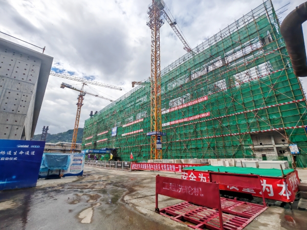 本溪市長(cháng)調研本鋼板材項目-3.jpg
